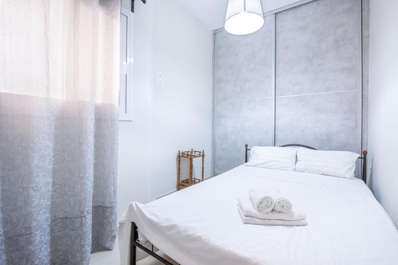 Bright Apartment In Piraeus Buitenkant foto